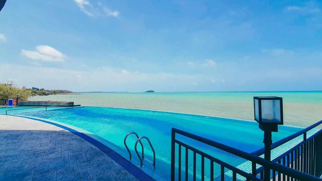 BW Suite Belitung Tanjung Pandan Exterior photo